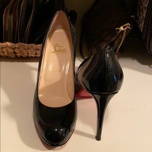 Christian louboutin simple black classic 40.5